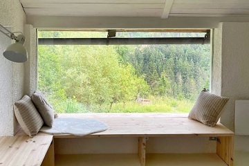 Roubenka Lesn� r�j - kamna s pec� a koupac� sud