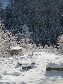 Roubenka Lesn� r�j - pec na span� a koupac� sud