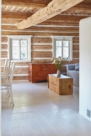 Roubenka Lesn� r�j - kamna s pec� a koupac� sud