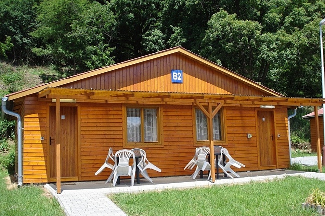 Chaty s baz�nem - Rodinn� kemp - B�l� Karpaty