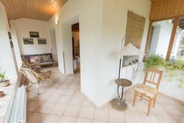 Chalupa s vnit�n�m baz�nem - p�ehrada Trn�vka