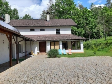 Chalupa s vnit�n�m baz�nem - p�ehrada Trn�vka