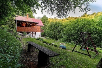 Chata na samot� - CHKO B�l� Karpaty - Luha�ovice