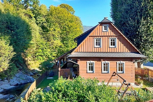 Wellness roubenka u lesa - chalupa Dlouh� str�n�