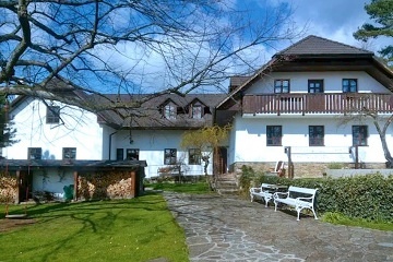 Chalupa samota a vnit�n� baz�n - Javorn�k - �umava