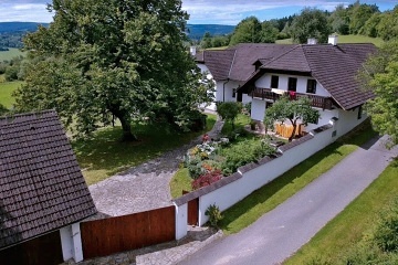 Chalupa samota a vnit�n� baz�n - Javorn�k - �umava