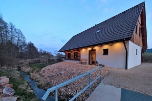 Nov� objekt: Roubenka s kachlov�mi kamny - Adr�pa�sk� sk�ly 8C-645