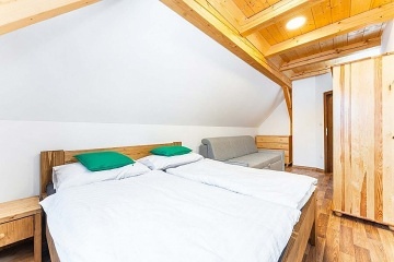 Roubenka s kachlov�mi kamny - Adr�pa�sk� sk�ly