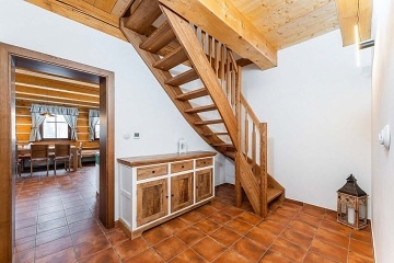 Roubenka s kachlov�mi kamny - Adr�pa�sk� sk�ly