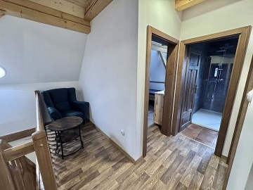 Roubenka s kachlov�mi kamny - Adr�pa�sk� sk�ly