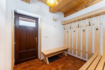 Roubenka s kachlov�mi kamny - Adr�pa�sk� sk�ly