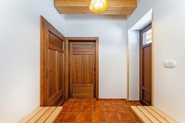 Roubenka s kachlov�mi kamny - Adr�pa�sk� sk�ly