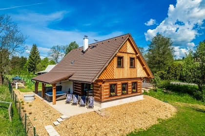 Roubenka s kachlovými kamny - Adrpaské skály