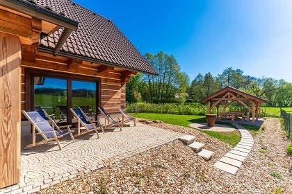 Roubenka s kachlov�mi kamny - Adr�pa�sk� sk�ly