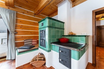 Roubenka s kachlov�mi kamny - Adr�pa�sk� sk�ly