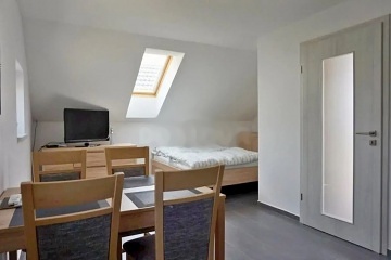 Chata a glamping - vinn� sklep a baz�n - Znojemsko