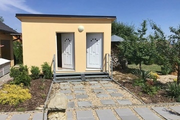 Chata a glamping - vinn� sklep a baz�n - Znojemsko