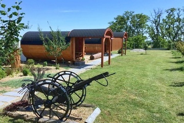 Chata a glamping - vinn� sklep a baz�n - Znojemsko