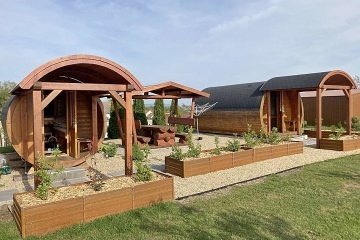 Chata a glamping - vinn� sklep a baz�n - Znojemsko