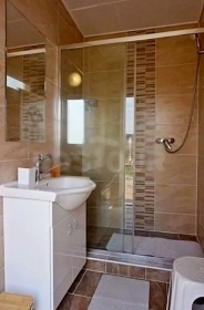 Chata a glamping - vinn� sklep a baz�n - Znojemsko