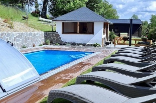 Chaty a penzion - wellness a baz�n - p�ehrada Lipno