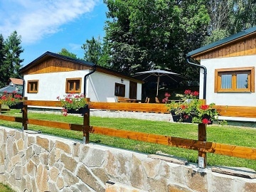 Chaty a penzion - wellness a baz�n - p�ehrada Lipno
