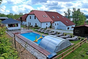 Chaty a penzion - wellness a baz�n - p�ehrada Lipno