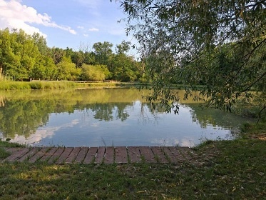 Glamping chata - samota a rybolov - Z�mek Lou�e�