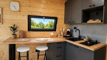 Glamping Ch�iby - hrad Buchlov - B�l� Karpaty