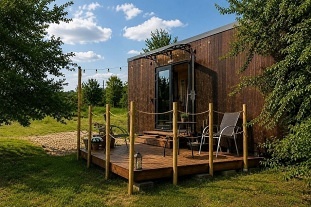 Glamping Ch�iby - hrad Buchlov - B�l� Karpaty