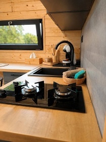 Glamping Ch�iby - hrad Buchlov - B�l� Karpaty