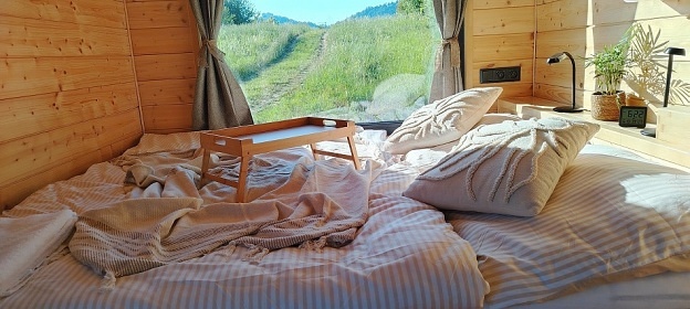 Glamping Ch�iby - hrad Buchlov - B�l� Karpaty