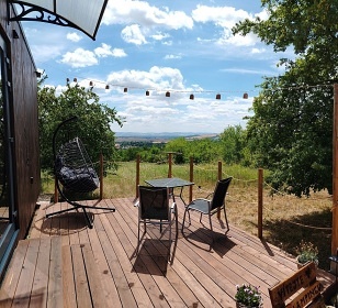 Glamping Ch�iby - hrad Buchlov - B�l� Karpaty
