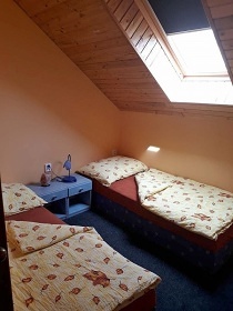 Chalupa terasa a baz�n - Hrad Kost - �esk� r�j