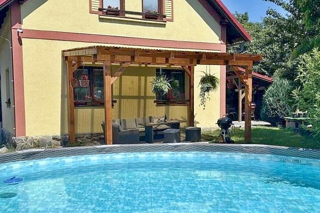 Chalupa baz�n a pergola - Hrub� Sk�la - �esk� r�j