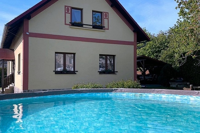 Chalupa bazén a pergola - Hrubá Skála - Český ráj