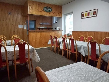 Chata s baz�nem - CHKO Beskydy - v.n. Mor�vka