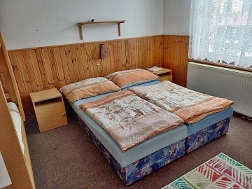 Chata s baz�nem - CHKO Beskydy - v.n. Mor�vka