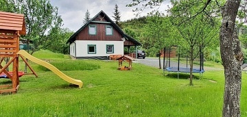 Chalupa baz�n a koupac� sud - Stezka Vala�ska