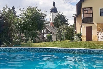 Chalupa a baz�n - Dolomitov� jeskyn� - �elezn� Brod