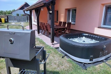 Chalupa s baz�nem - Fajnpark Chlumec nad Cidlinou