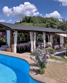 Chalupa s baz�nem - dovolen� a oslavy - �esk� r�j