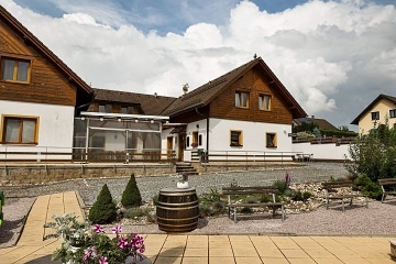 Chalupa wellness a baz�n - hrad Kost - �esk� r�j