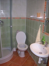 Chalupa u hradu Kost - �dol� Plak�nek - �esk� r�j