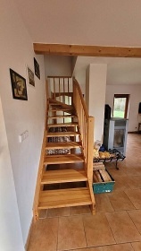 Chalupa s baz�nem - P��hrazsk� sk�ly - hrad Kost