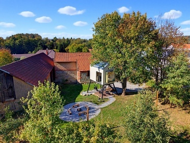 Glamping v korun� stromu - hrad Orl�k - Vyso�ina