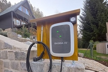 Chata a koupac� sud - hrad Land�tejn - �esk� Kanada