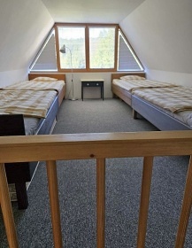 Chata a koupac� sud - hrad Land�tejn - �esk� Kanada