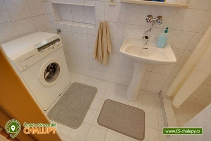 Chata s baz�nem - Vala�sko - Ro�nov pod Radho�t�m