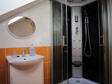 Wellness chalupa - vnitn bazn - Opoensko